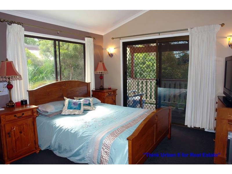 15 Mazzard Street, Bellbowrie QLD 4070